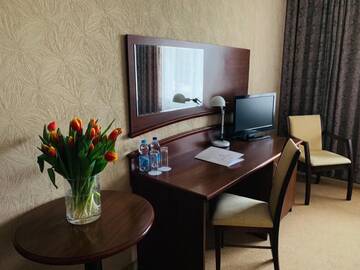 Фото номера Стандартный двухместный номер с 2 отдельными кроватями Отель Hotel Rozdroże Nieborów г. Неборув 4