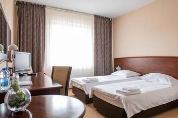 Фото номера Стандартный двухместный номер с 2 отдельными кроватями Отель Hotel Rozdroże Nieborów г. Неборув 9
