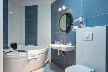 Фото номера Двухместный номер Делюкс с 1 кроватью Отель Hotel Rozdroże Nieborów г. Неборув 8